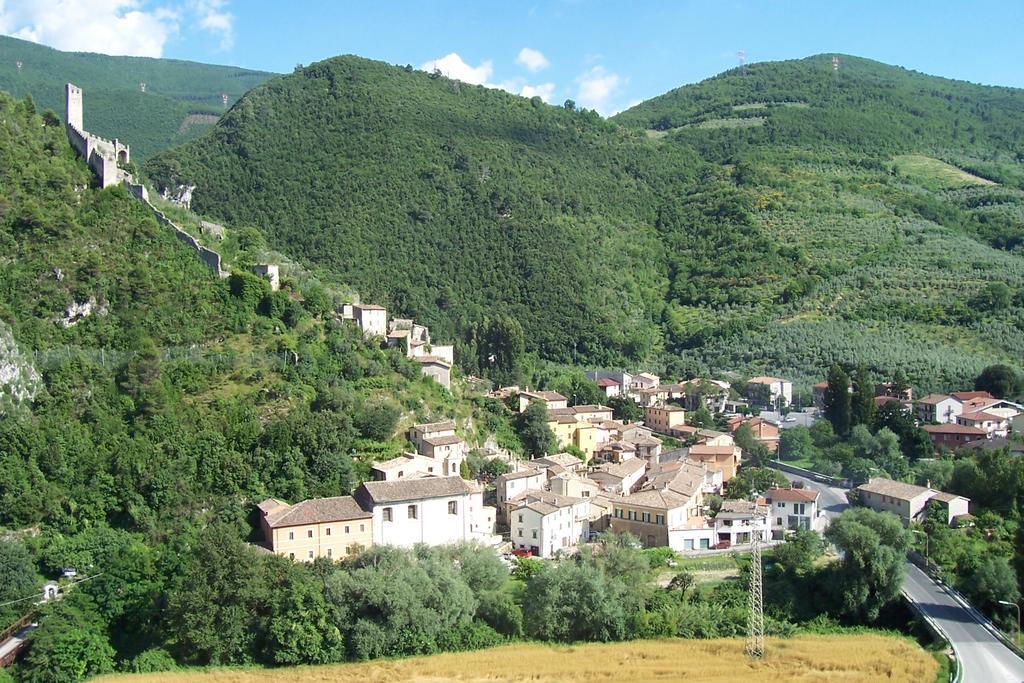 Casale Le Due Querce Guest House Ferentillo Luaran gambar